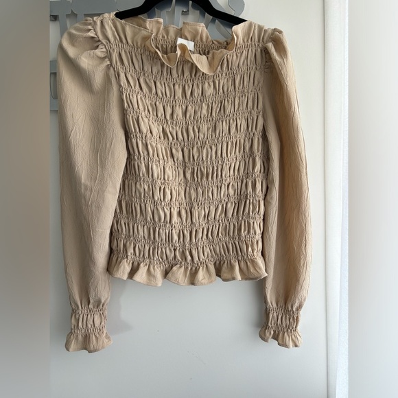 H&M shirred beige blouse - Picture 3 of 4